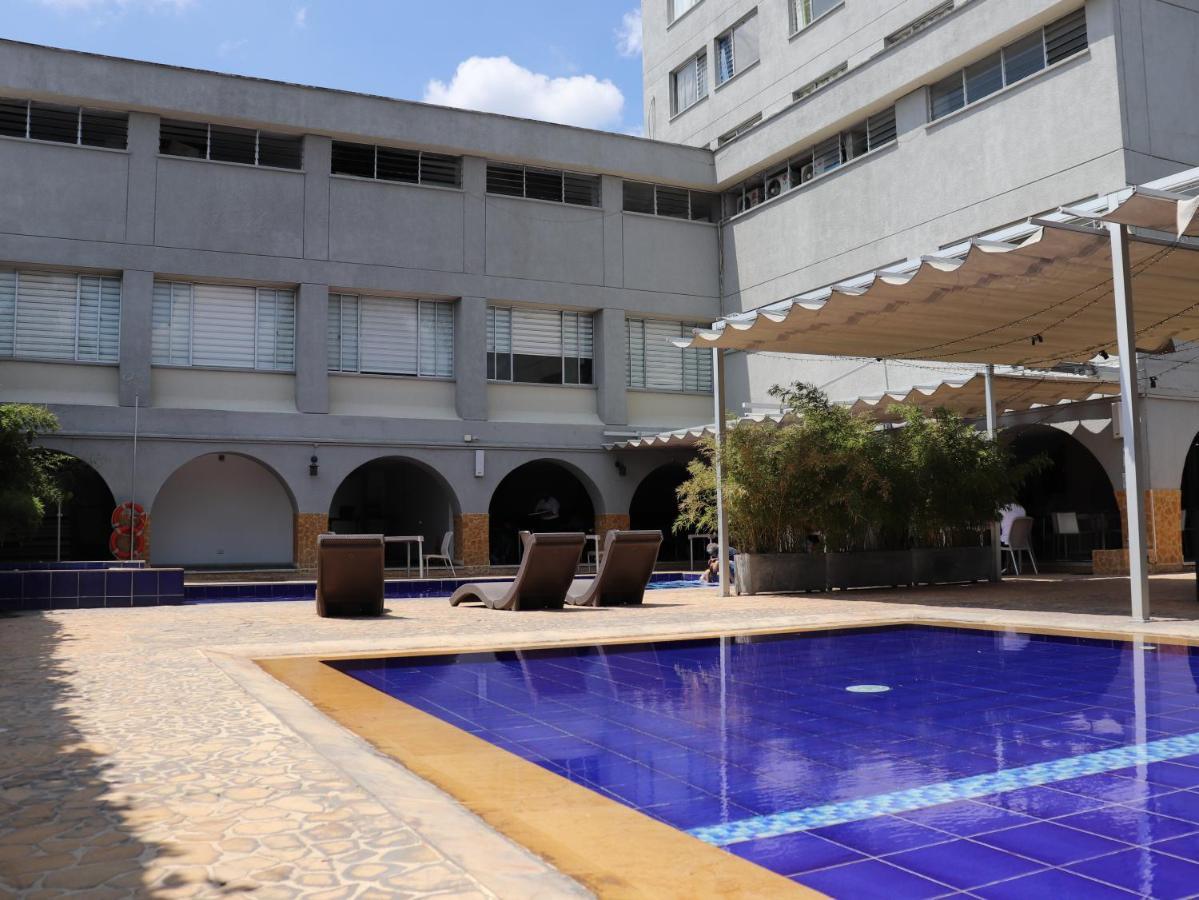 Hotel Don Gregorio Картаго Екстериор снимка