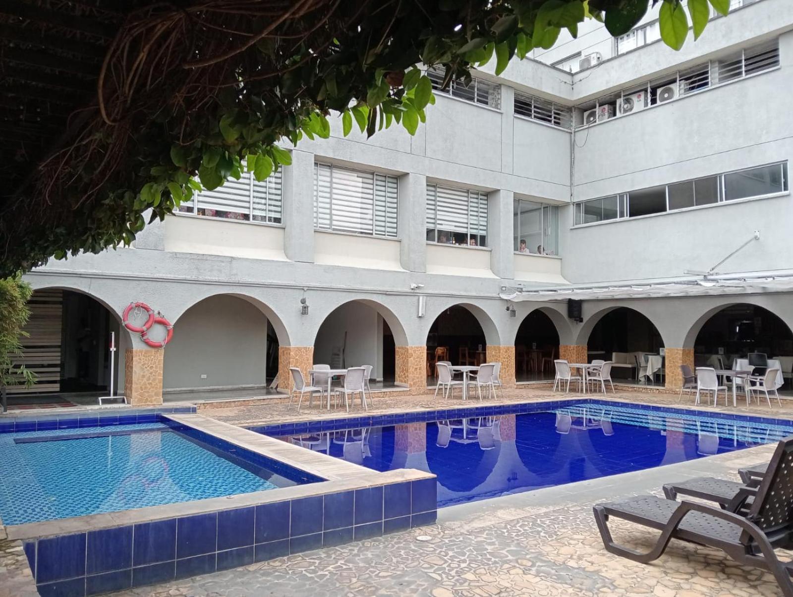 Hotel Don Gregorio Картаго Екстериор снимка