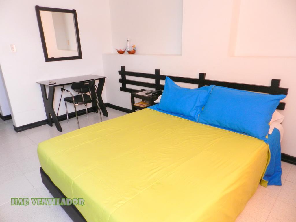 Hotel Don Gregorio Картаго Екстериор снимка