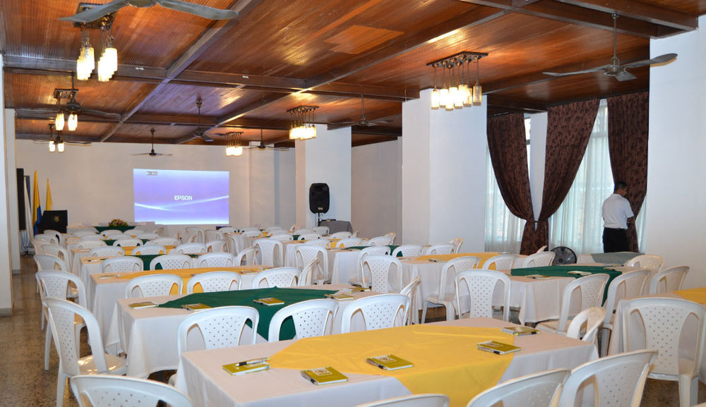 Hotel Don Gregorio Картаго Екстериор снимка