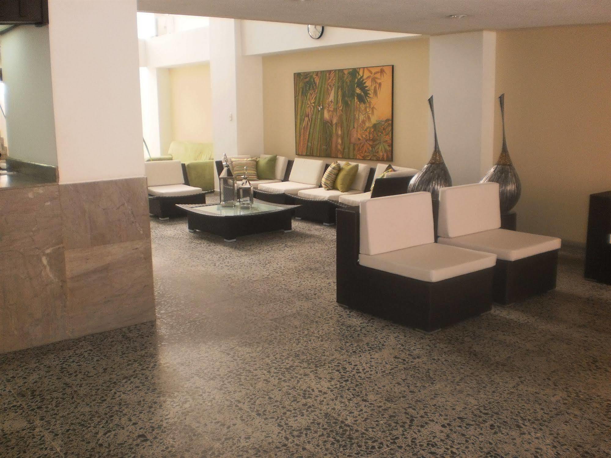 Hotel Don Gregorio Картаго Екстериор снимка