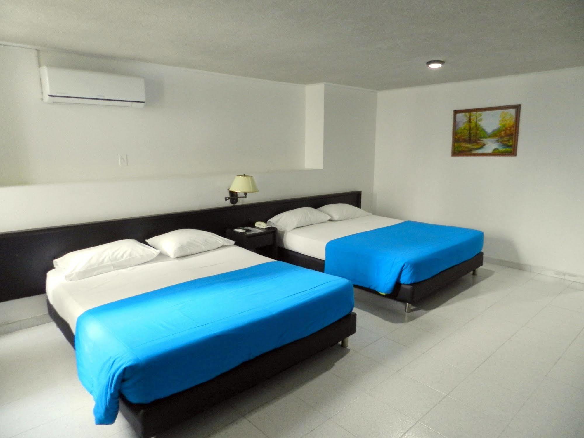 Hotel Don Gregorio Картаго Екстериор снимка