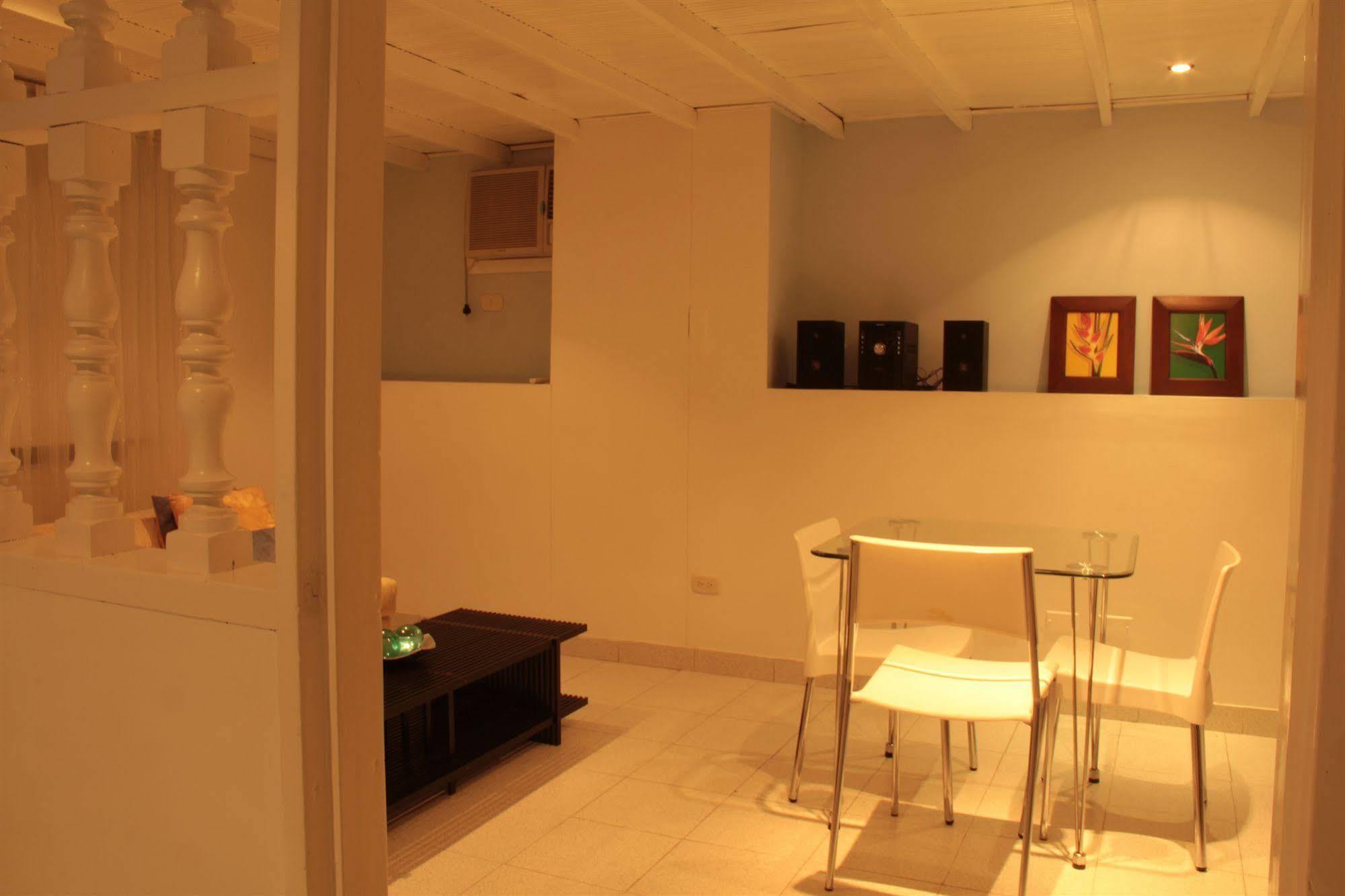 Hotel Don Gregorio Картаго Екстериор снимка