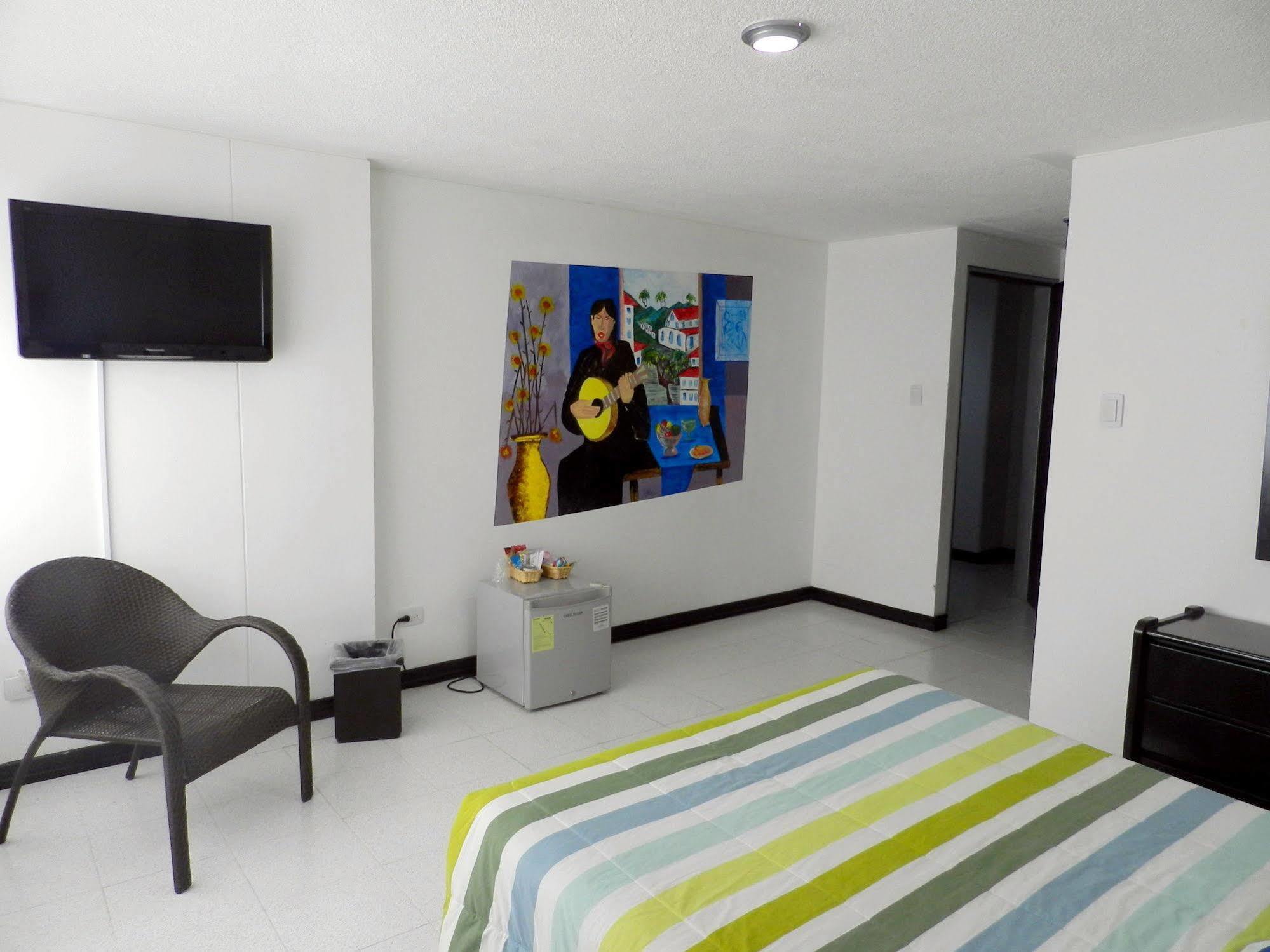 Hotel Don Gregorio Картаго Екстериор снимка