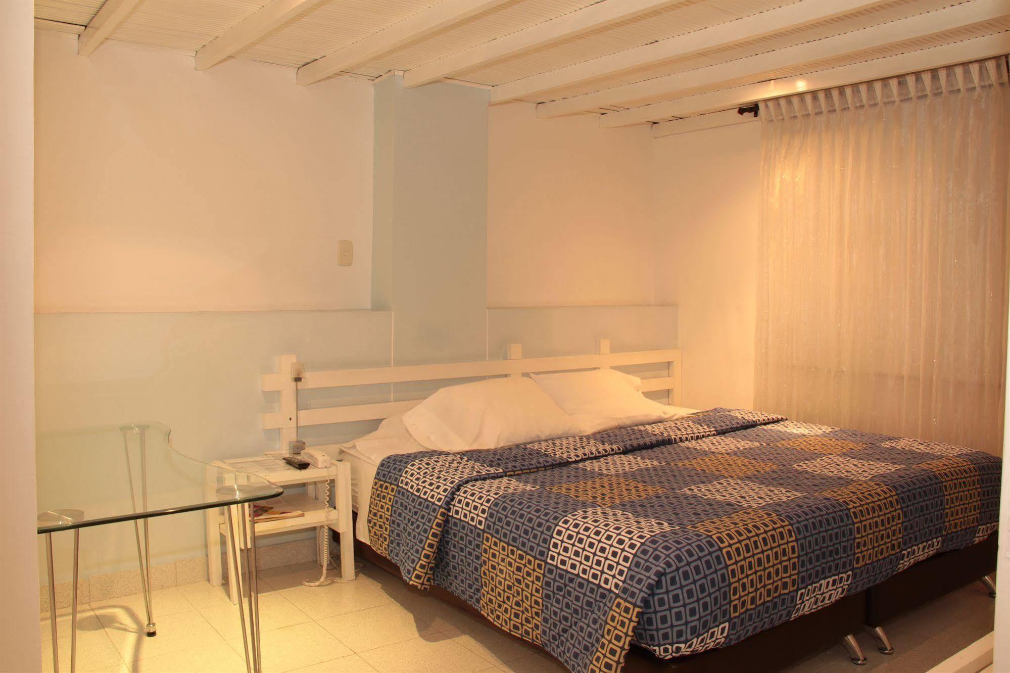 Hotel Don Gregorio Картаго Екстериор снимка